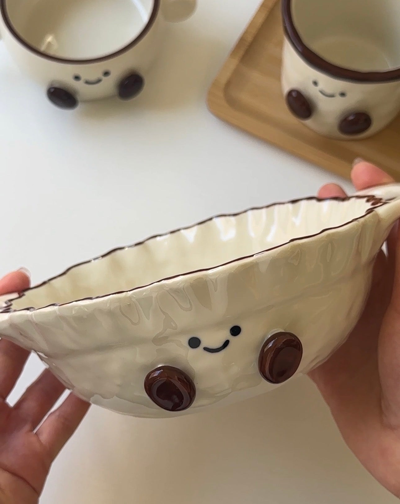 Happy Cocoa Bean Family 4-piece Bowl & Cup Set