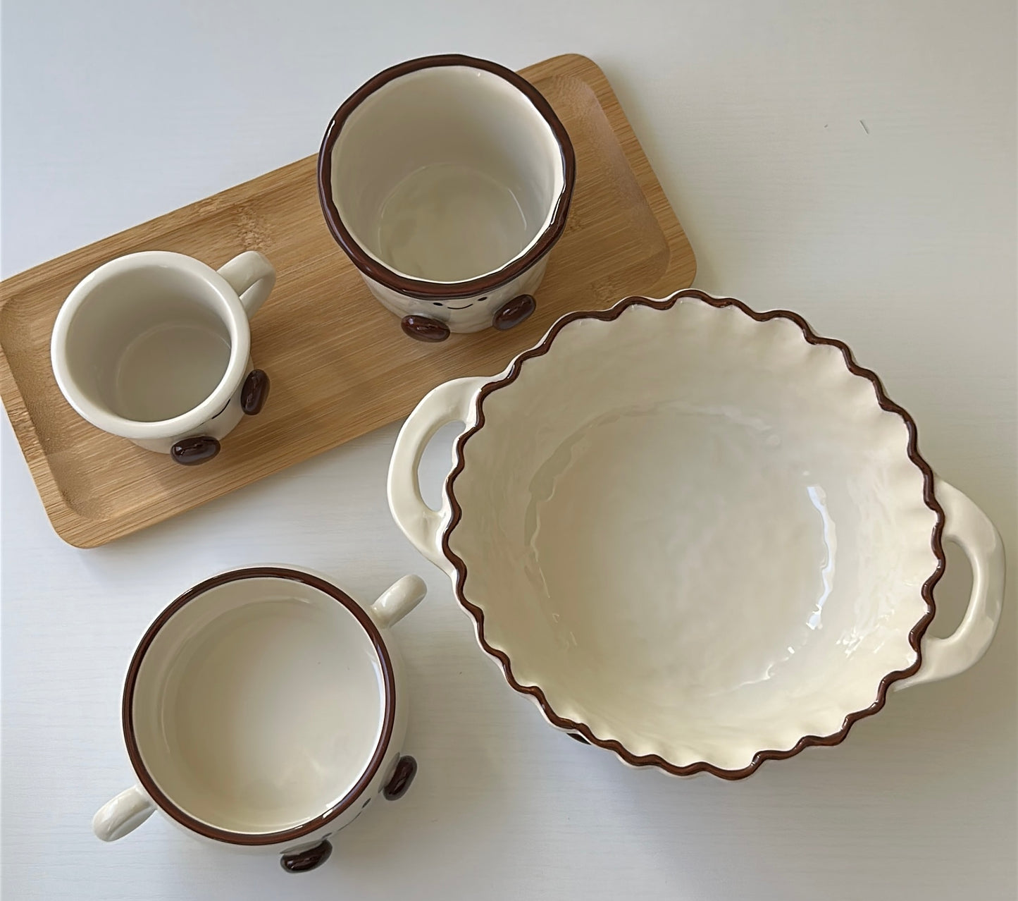 Happy Cocoa Bean Family 4-piece Bowl & Cup Set
