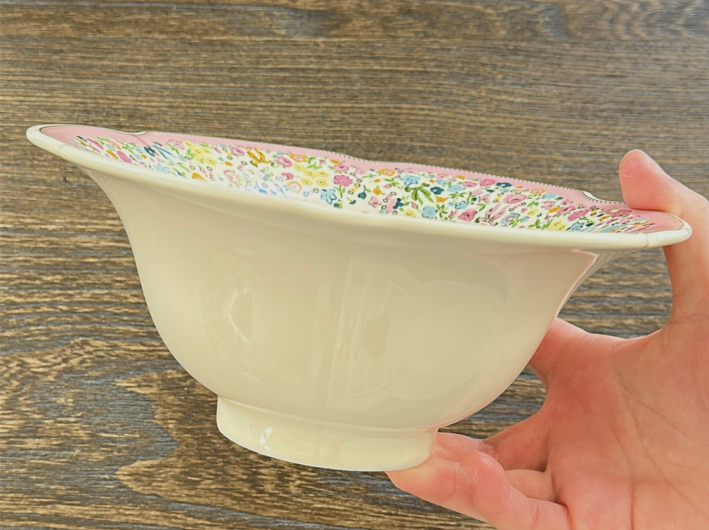 Sea of Flowers 8-Inch Ceramic Flower-Shaped Bowl