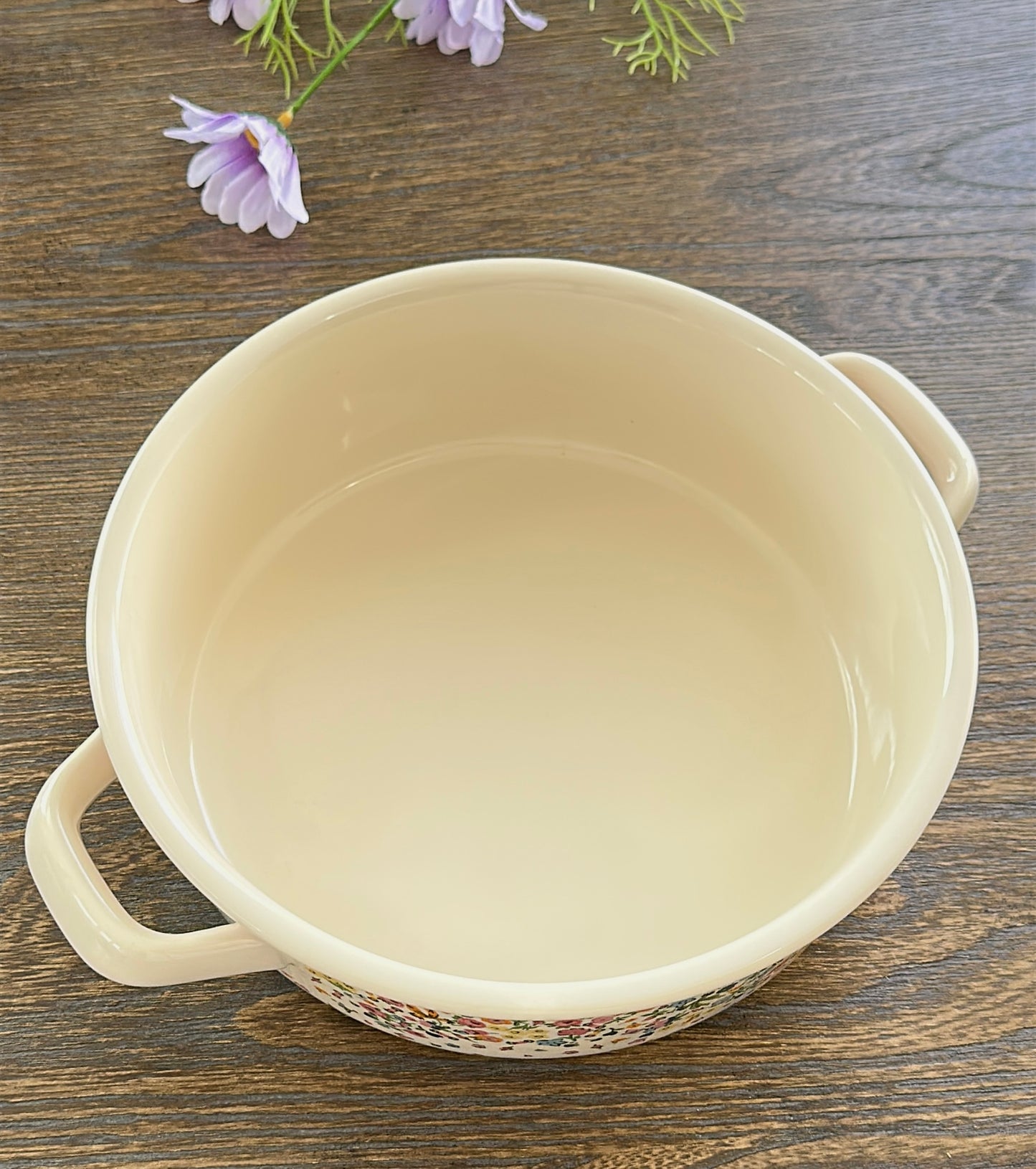 Sea of Flowers 10-Inch Ceramic Bowl with Double Handles