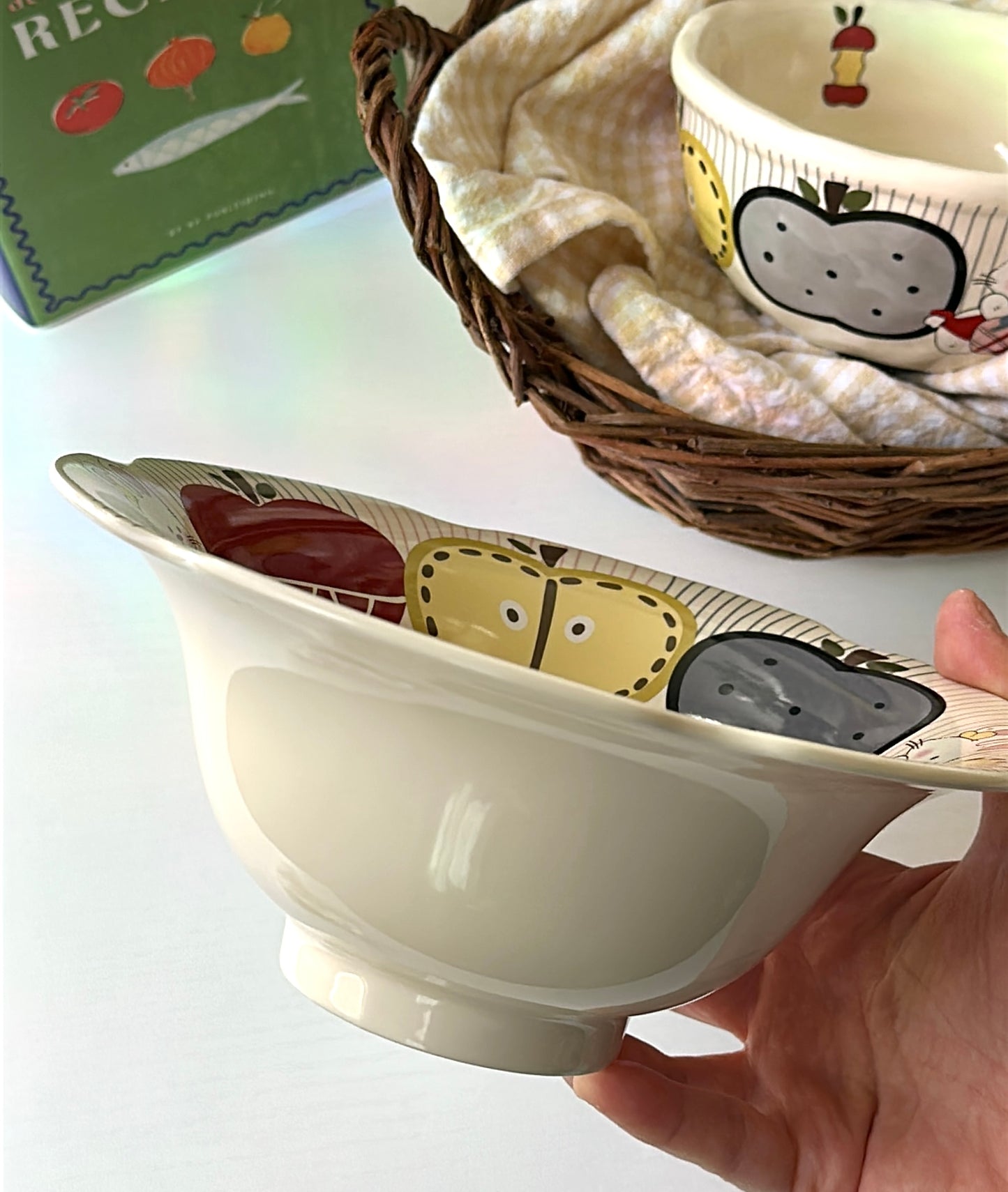 Bunny Orchard Flower-Shaped Ceramic 8-Inch Bowl