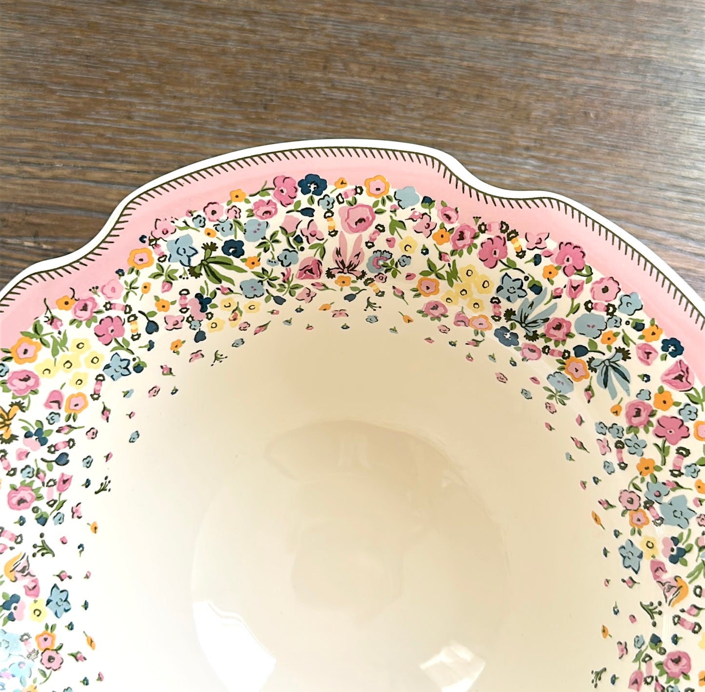 Sea of Flowers 8-Inch Ceramic Flower-Shaped Bowl