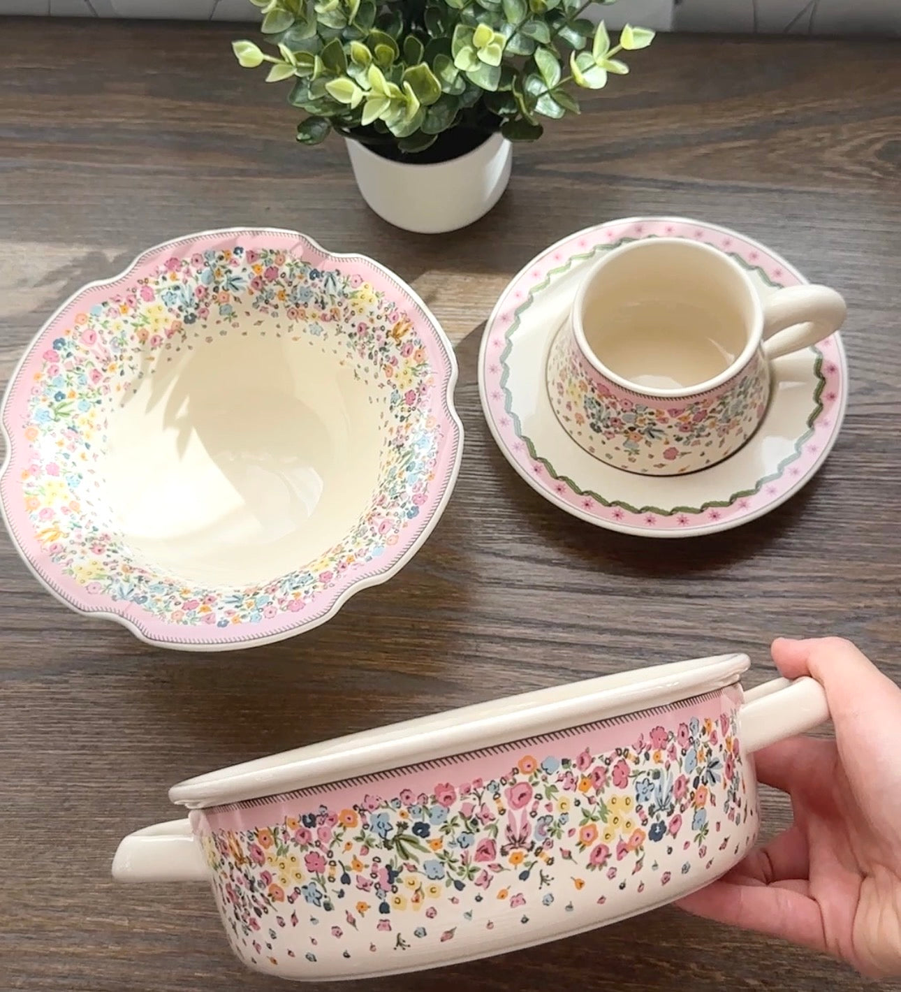 Sea of Flowers Ceramic 3-Piece Bowl & Cup Set